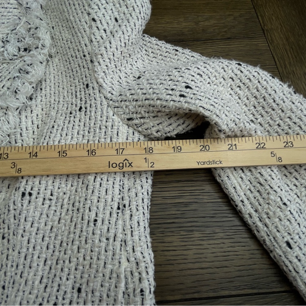 Zara Ivory Tweed Blazer with Gold Buttons - Picture 6 of 10